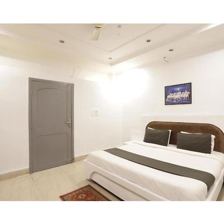 Day S Inn Luxury Stay Near Care Hospital In Budget Friendly Price Best Seller Μπουμπάνεσβαρ Εξωτερικό φωτογραφία