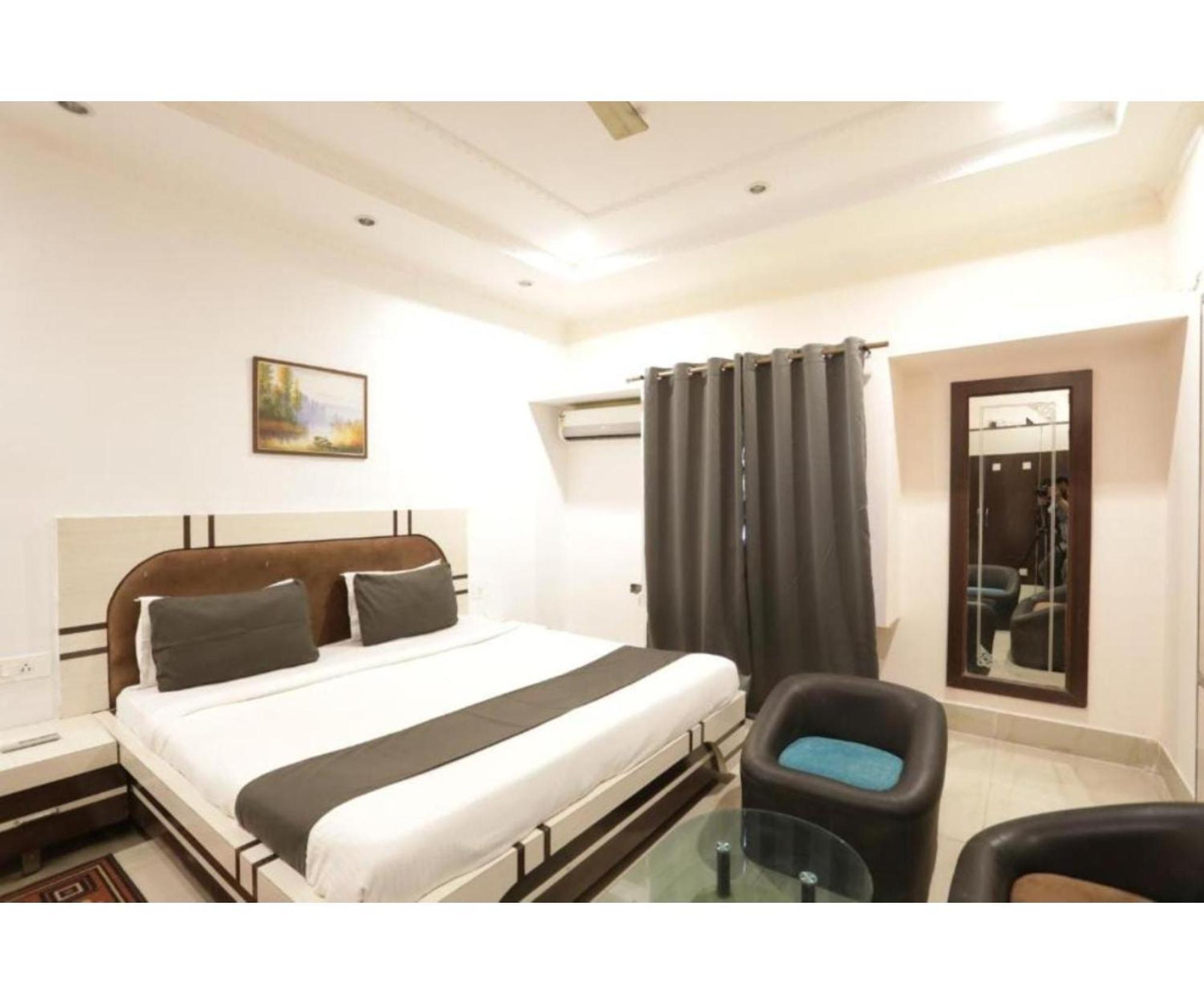 Day S Inn Luxury Stay Near Care Hospital In Budget Friendly Price Best Seller Μπουμπάνεσβαρ Εξωτερικό φωτογραφία