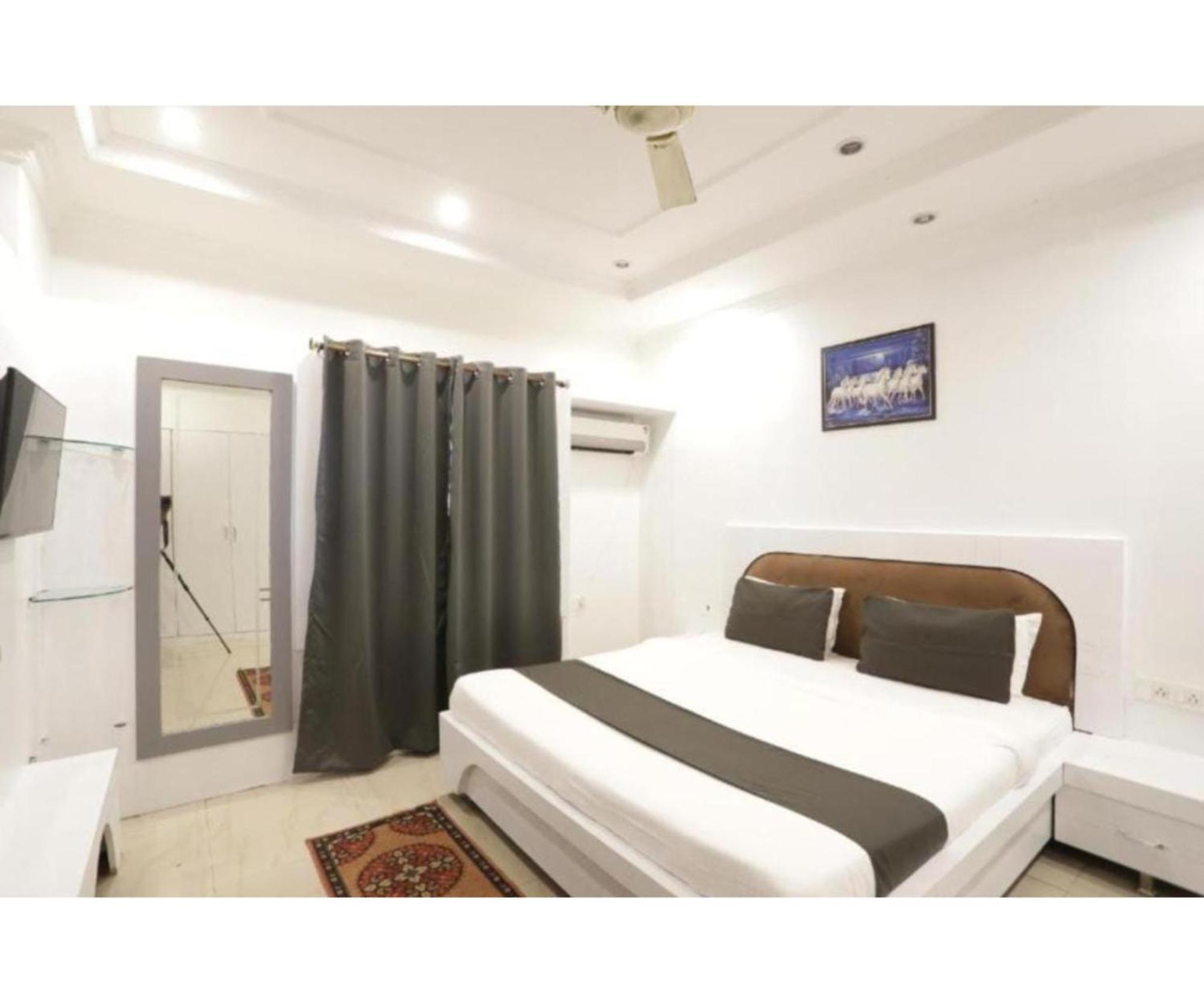 Day S Inn Luxury Stay Near Care Hospital In Budget Friendly Price Best Seller Μπουμπάνεσβαρ Εξωτερικό φωτογραφία