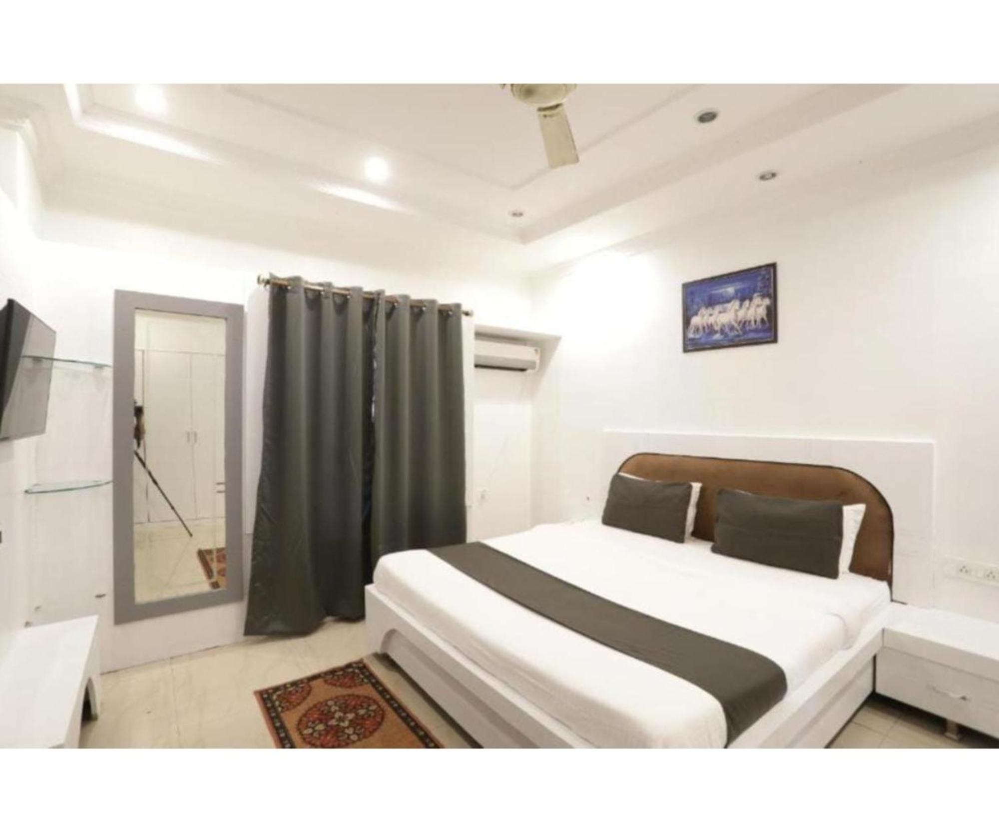Day S Inn Luxury Stay Near Care Hospital In Budget Friendly Price Best Seller Μπουμπάνεσβαρ Εξωτερικό φωτογραφία