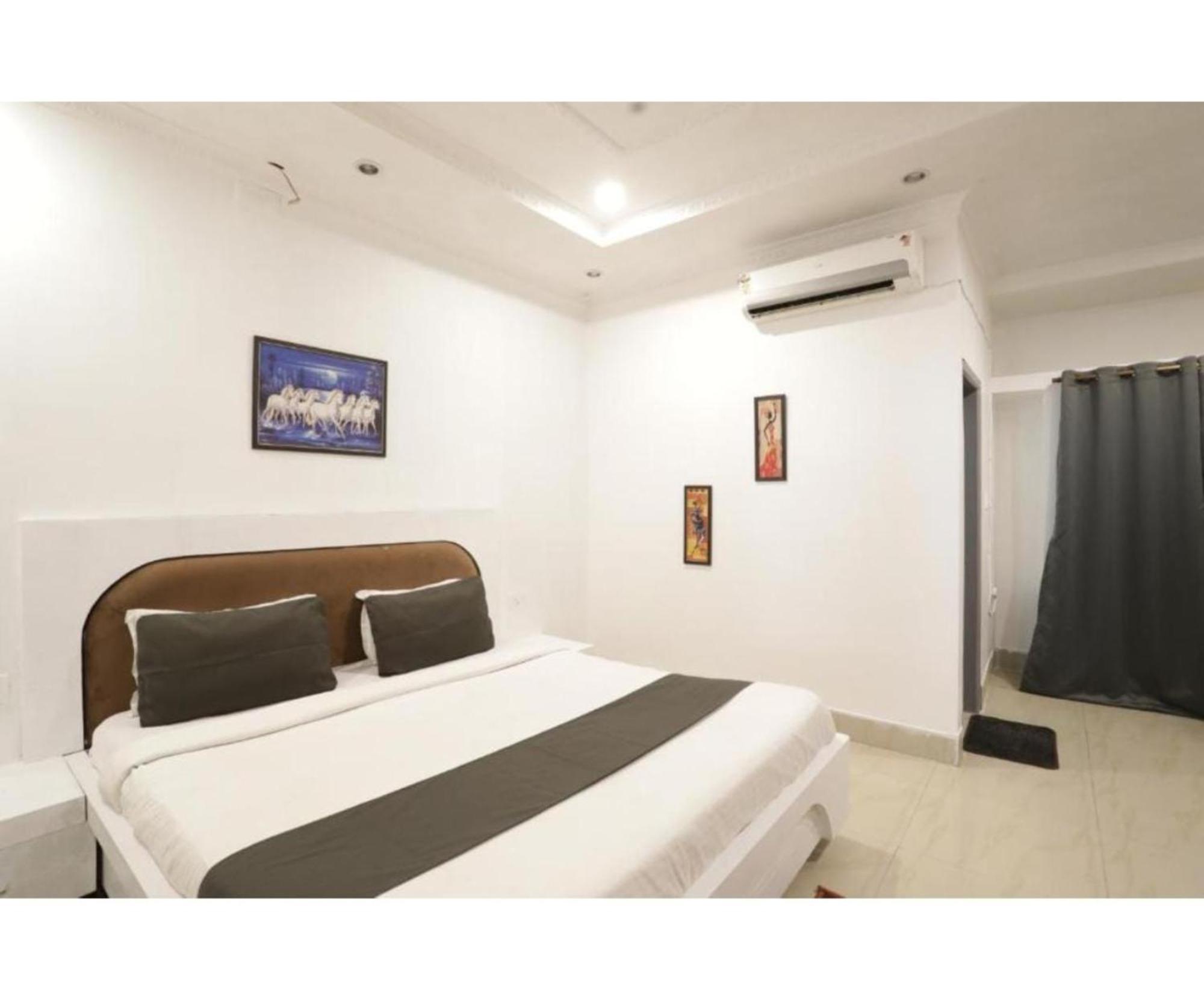 Day S Inn Luxury Stay Near Care Hospital In Budget Friendly Price Best Seller Μπουμπάνεσβαρ Εξωτερικό φωτογραφία